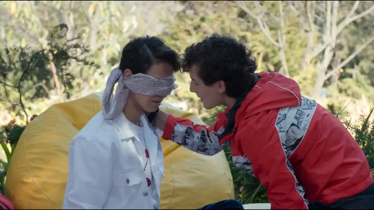 Aris and Temo ALMOST kissing for 3 minutes not so straight
