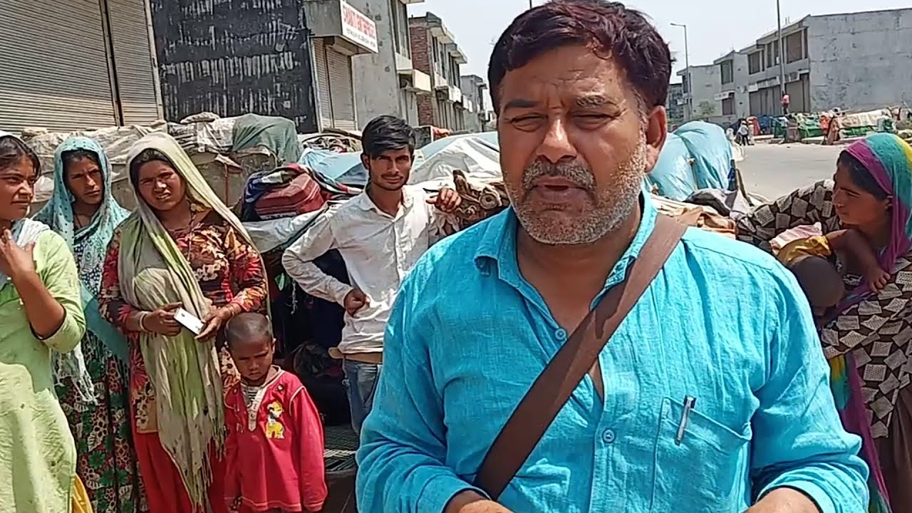 दिल्ली मे झुग्गी झोपड़ी वालों के साथ, कैसे करें चुनाव की बात।