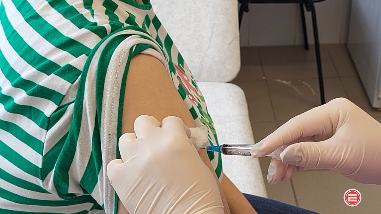 В Ревду поступили вакцины от гриппа. Кому полагается бесплатный укол