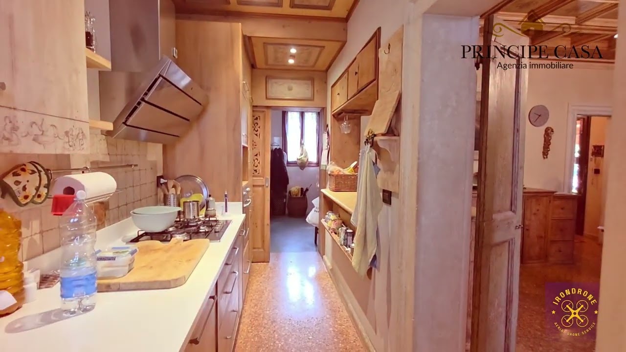 Saletto - Villa singola con magazzino in vendita! Per informazioni 0429/602835...
