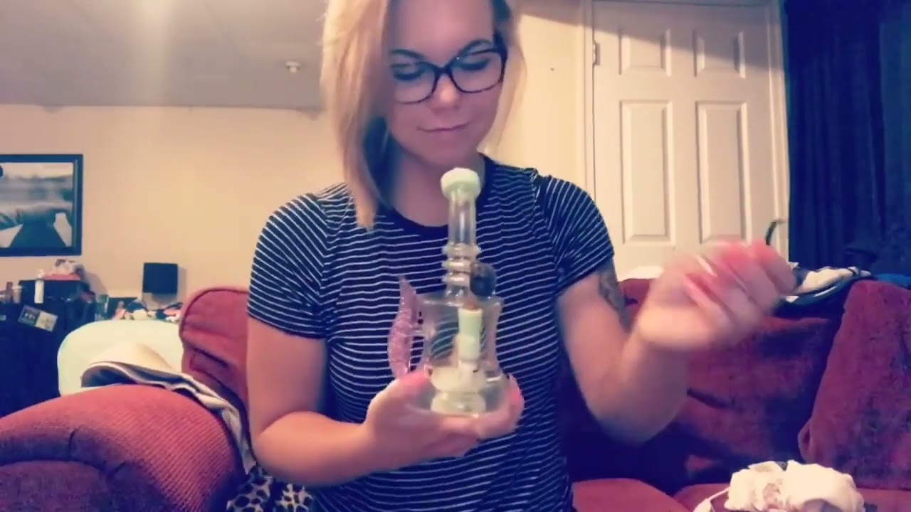 Cute Blonde takes massive DAB!!!