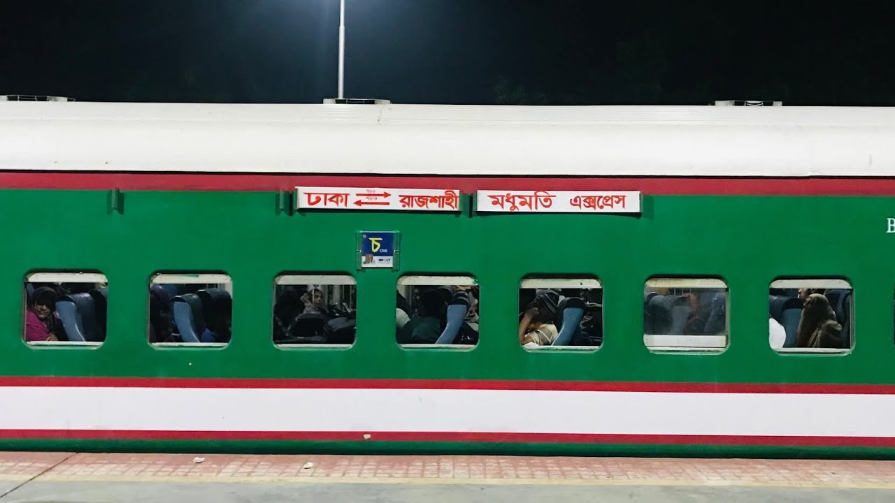 805 up chilahite Express with a lot of passenger pressure out saidpur 6624 locomotive short hood 🙂