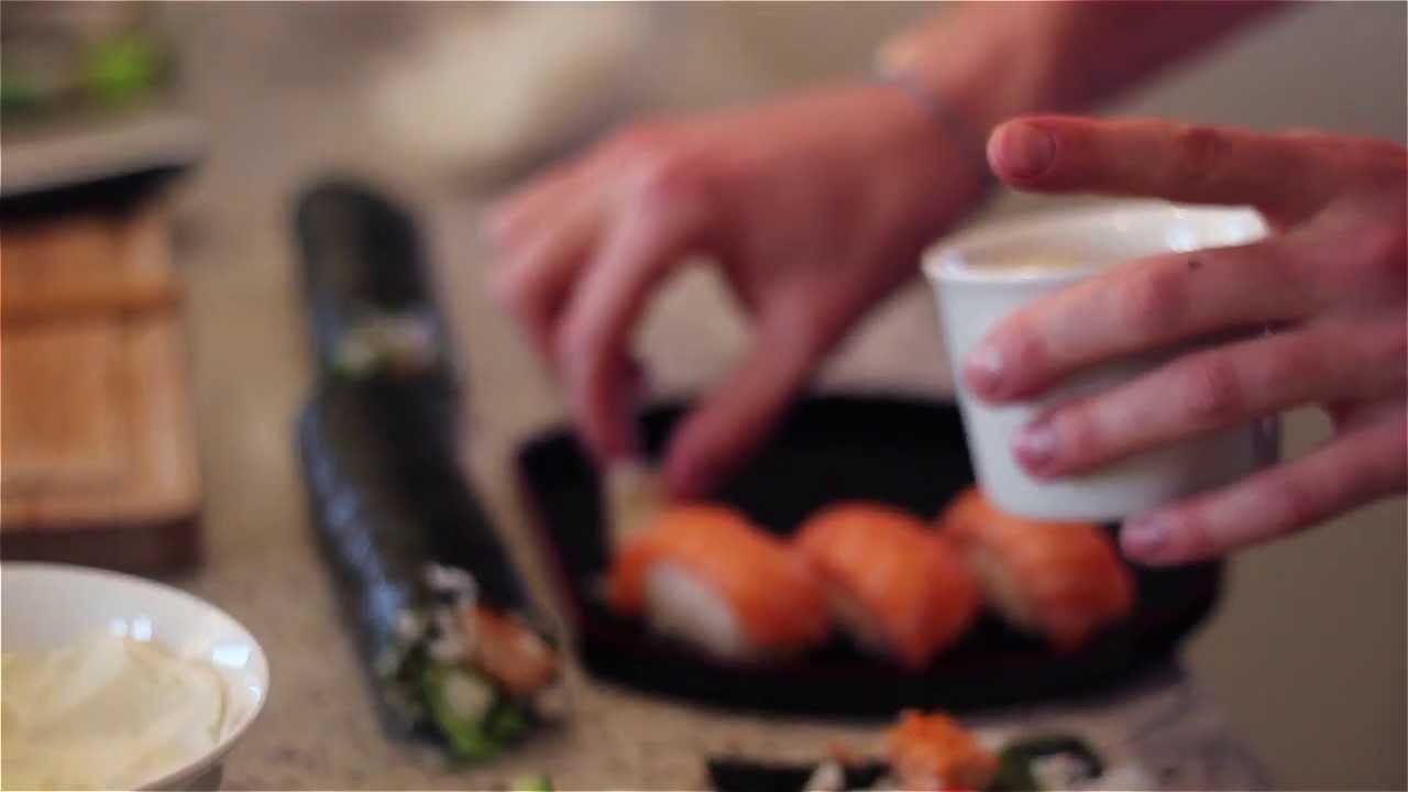 Sushi - Jak zrobić sushi z łososia i tuńczyka w domu? Przepis - Nigiri / Futomaki / Hosomaki