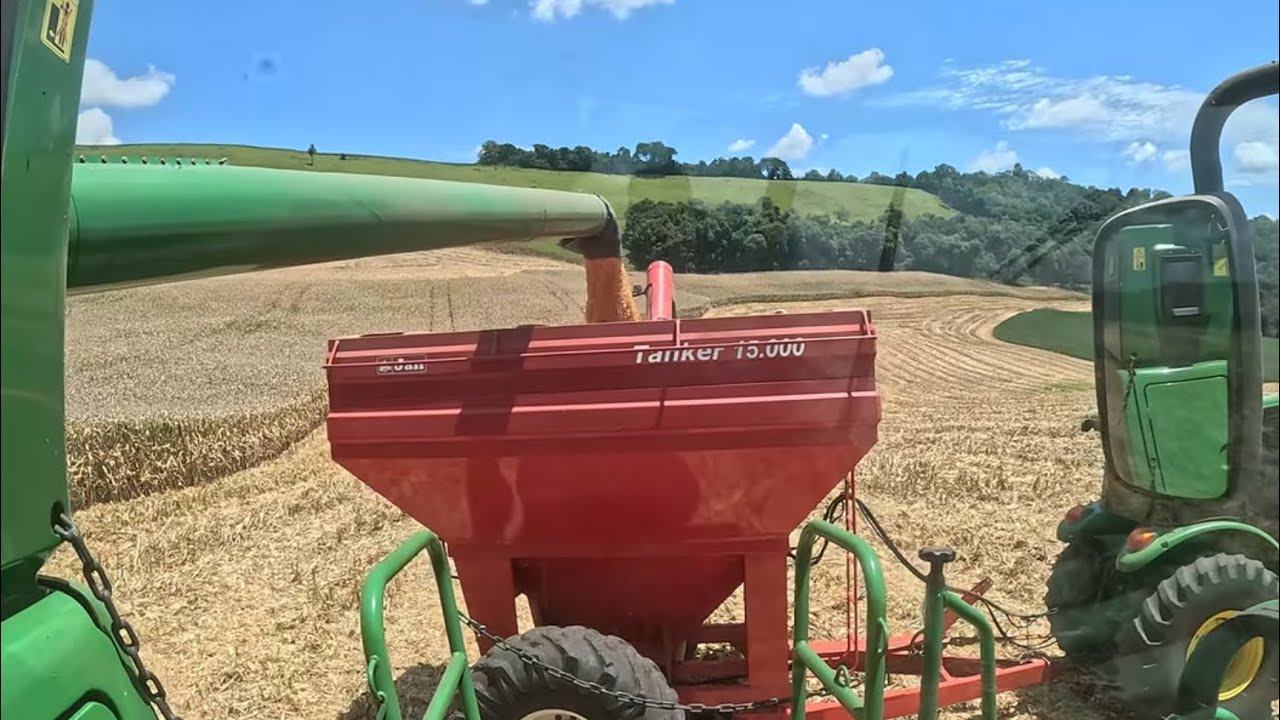 Terminando nossa primeira área de milho e indo prestar serviço com a S540!