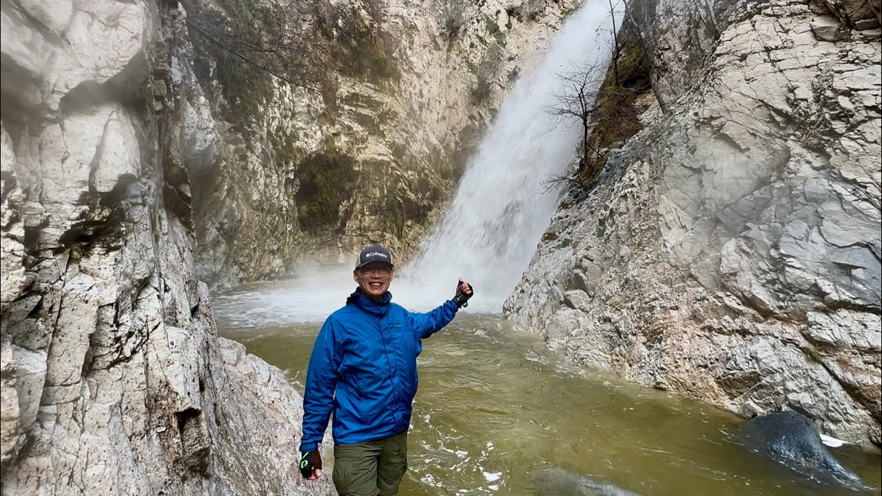 Пеший поход с рюкзаками по водопаду Свитцер и Медвежьему каньону.