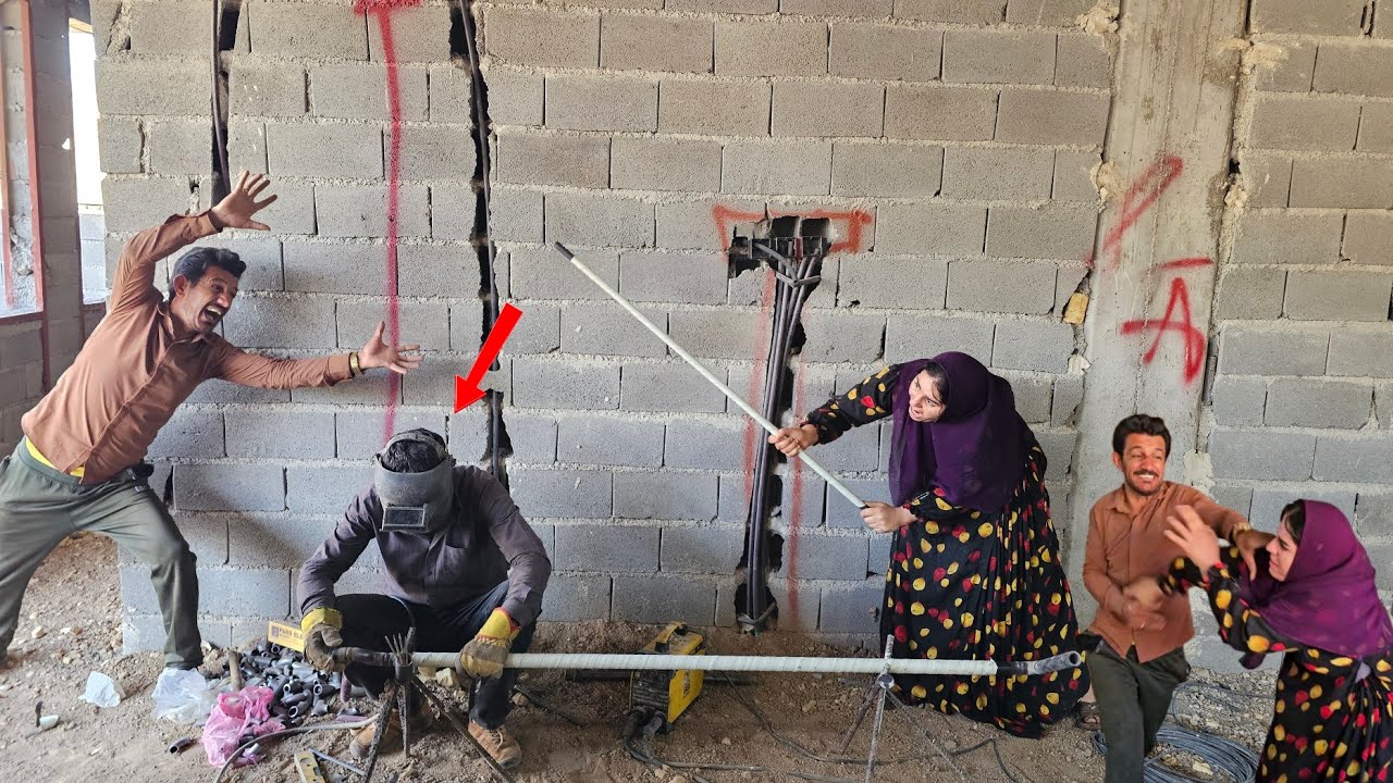 Asghar's anger: When the second woman attacks the workers