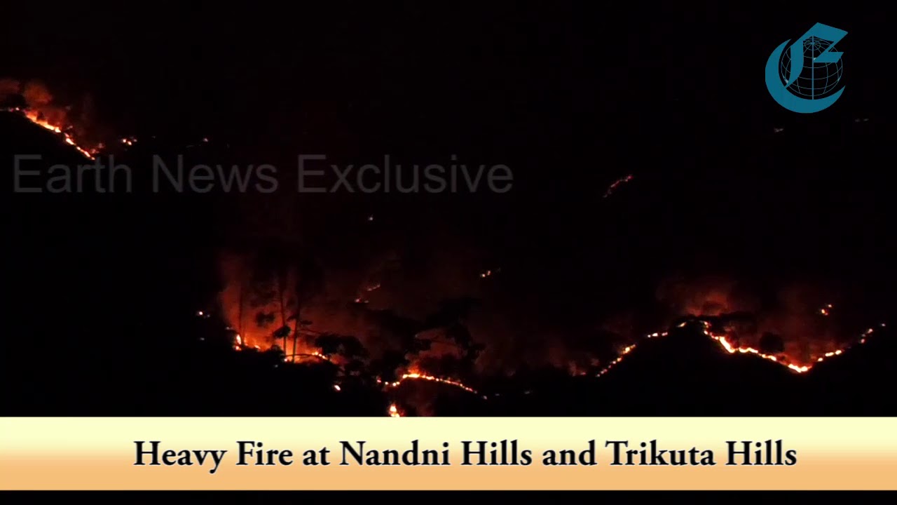 The Earth News: Massive fire at Nandni hills and Trikuta hills.  The Earth News Exclusive