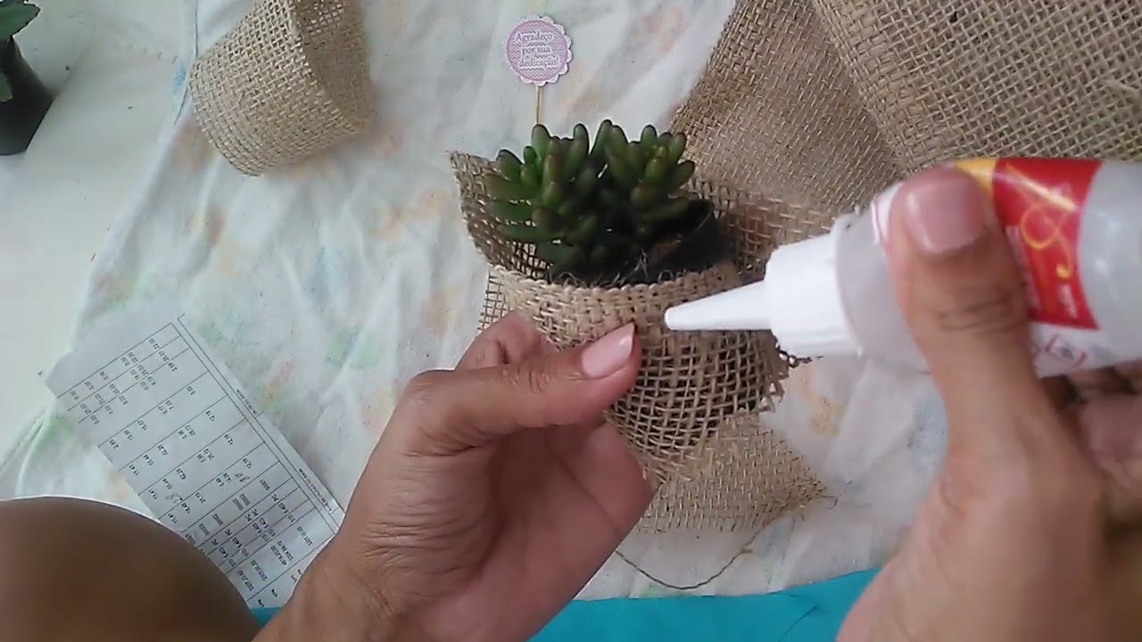 Como ganhar dinheiro fazendo lembrancinhas , lembrancinhas com suculentas muito fácil de fazer.