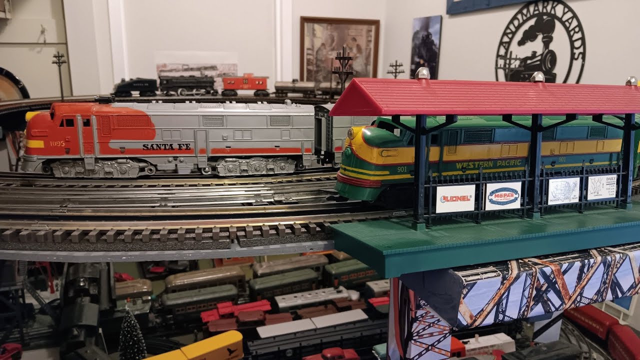 West Coast #ThreeRailThursday action @ Landmark Yards- Western Pacific & Santa Fe Marx E-7s + Steam.