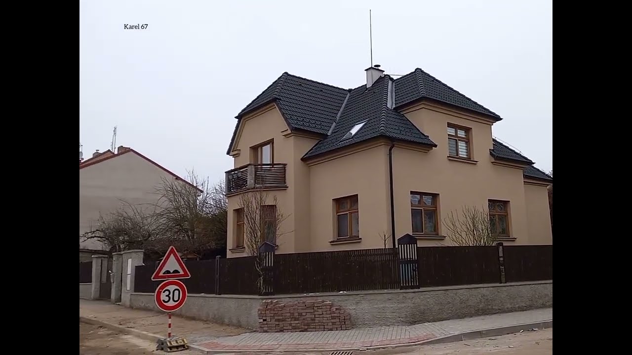 Benešov u Prahy v roce 1979 ve filmu Smrt Stopařek + filmová místa v roce 2025.