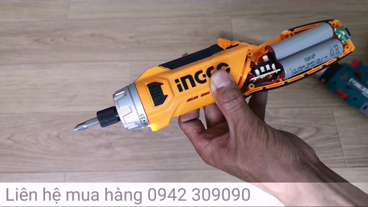 Tháo con máy bắt vít dùng pin 8v hãng INGCO xem bộ nhông làm bằng nhựa hay kim loại nhé anh em