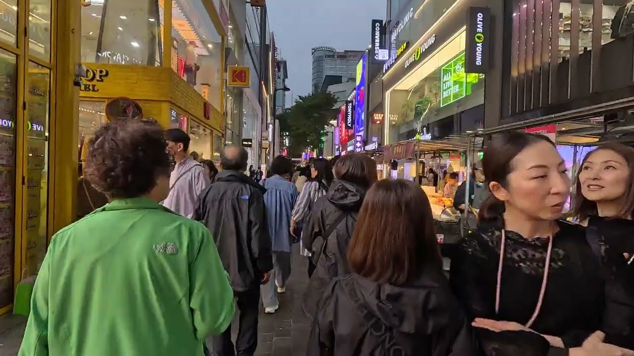 明洞通り