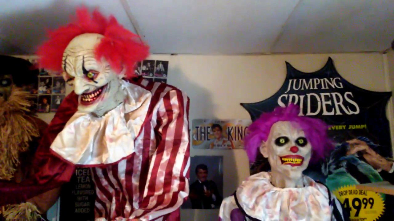 Spirit Halloween SVI Towering Clown (2018 model)