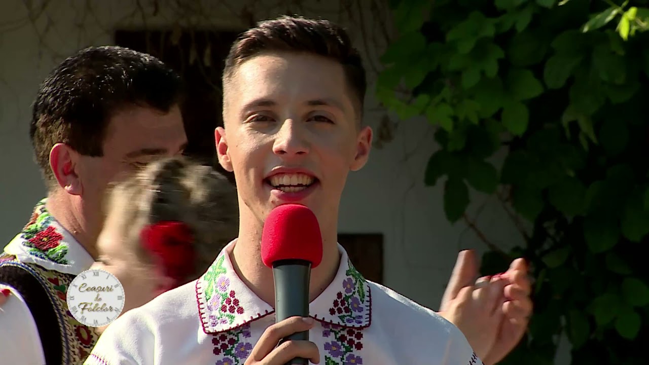 Robert Damian  - Corăgheasca-i joc bățos