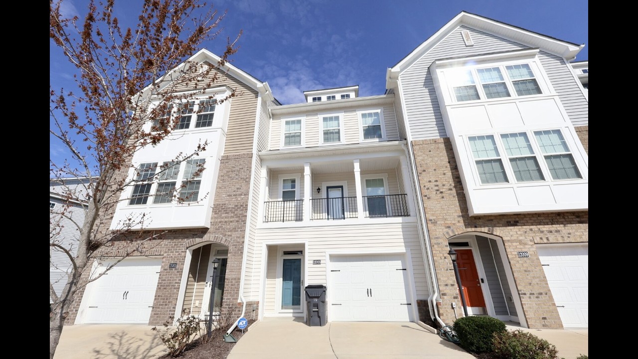 Stunning 3-Bed Townhouse with Modern Touches at 12005 Rubystone Dr!