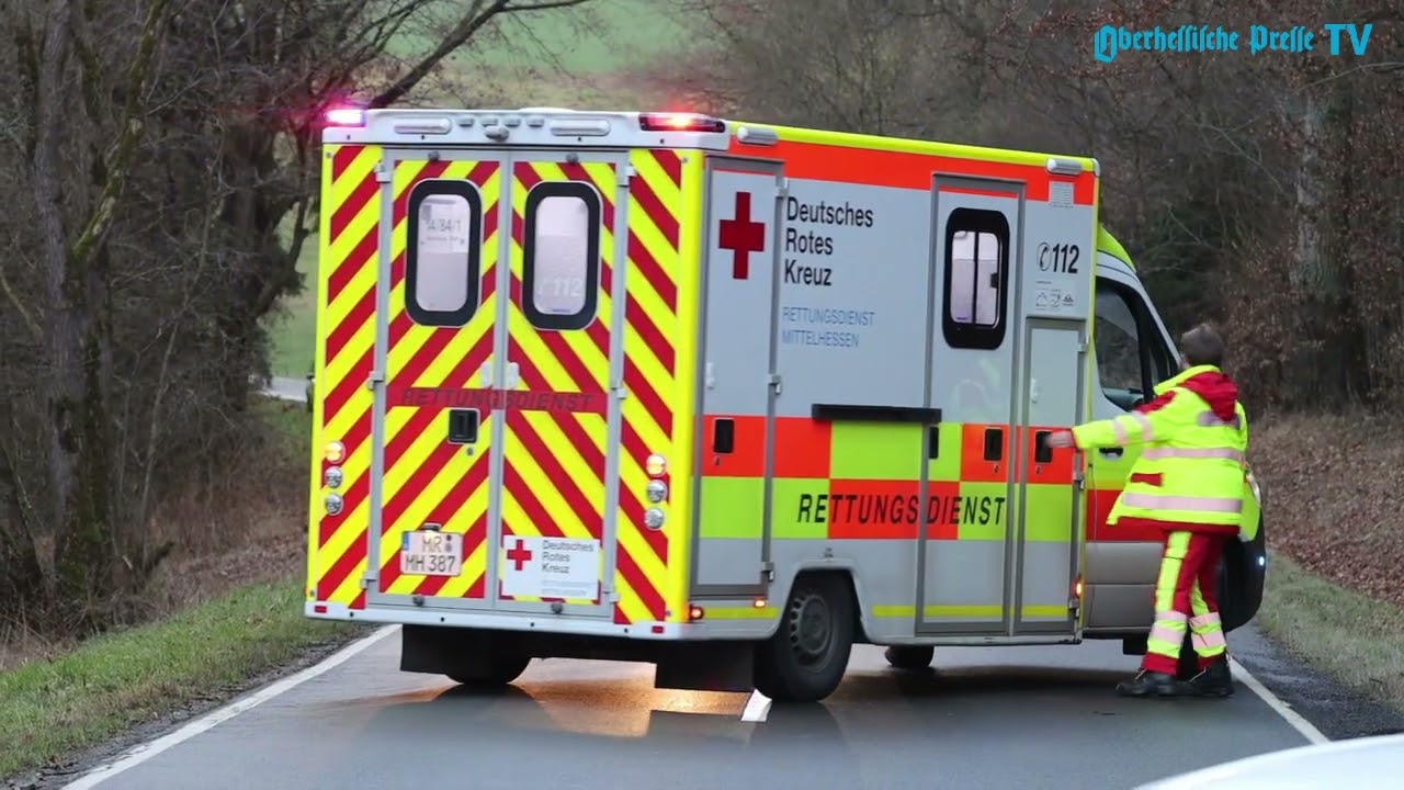 Feuerwehr befreit eingeklemmte Fahrerin