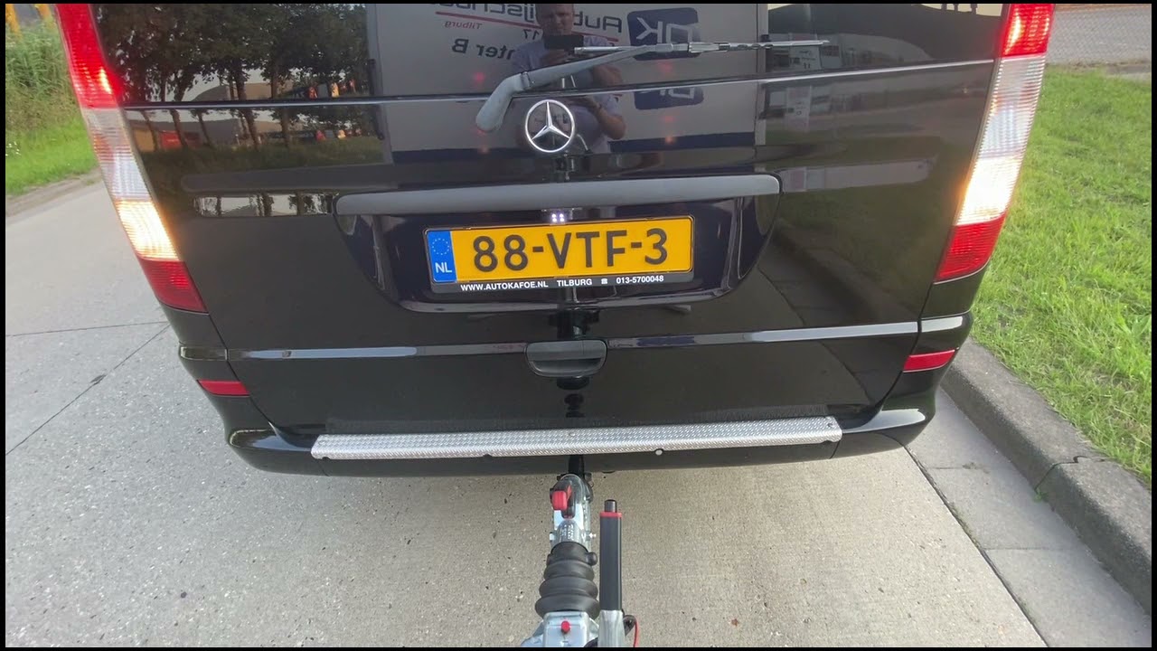 E achter B Aankoppelen aanhangwagen