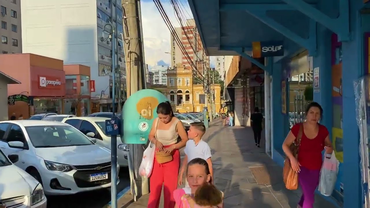 Andando em Bento Gonçalves, do bairro cidade alta para o centro.