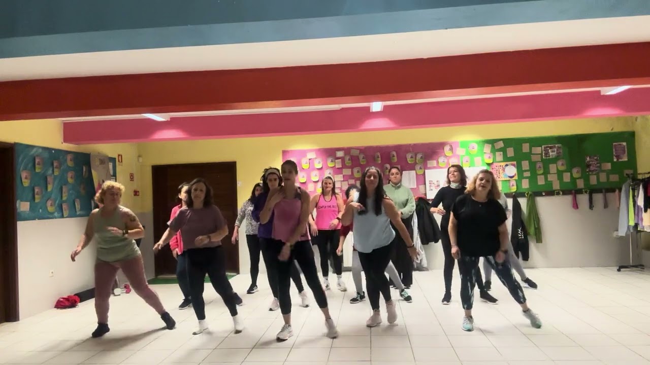 Shakira martínez & pikeras coreografia zumba Nádia Oliveira 