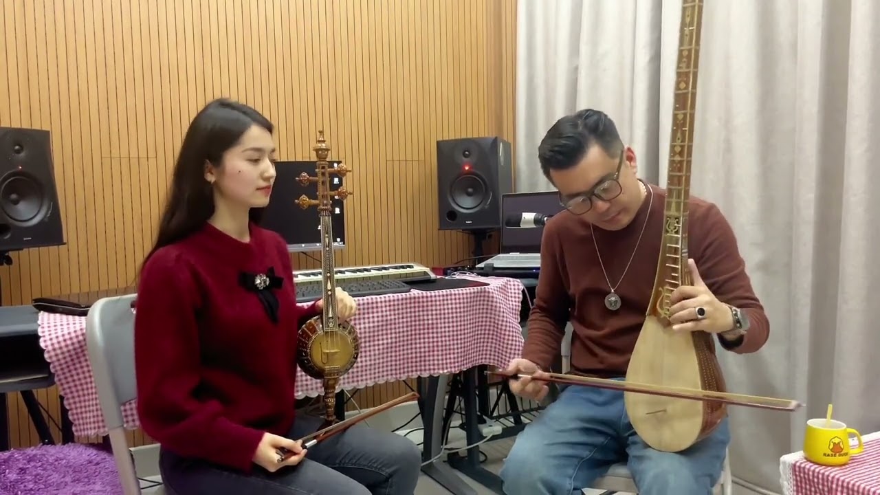 Uighur musical instrument satar and ghijak #china #traditional #xinjiang