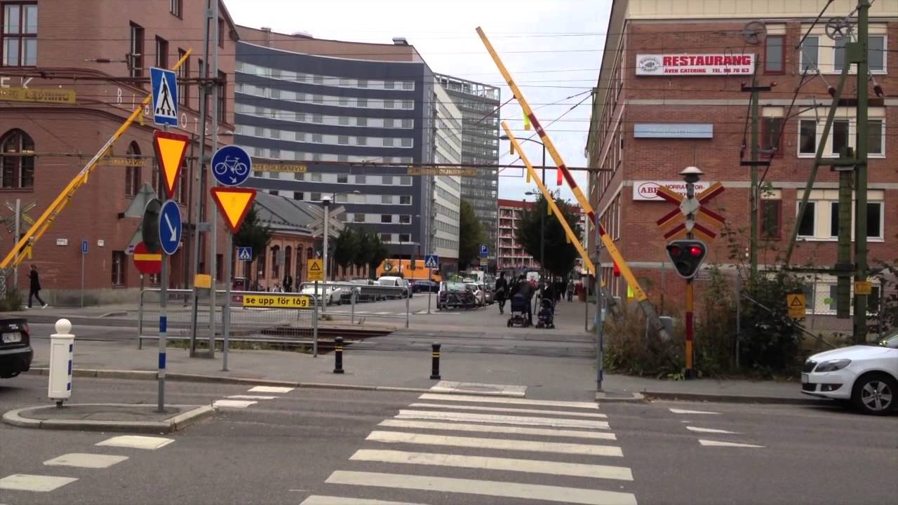 Järnvägsövergång Sundbyberg (2015) / Swedish railroad crossing