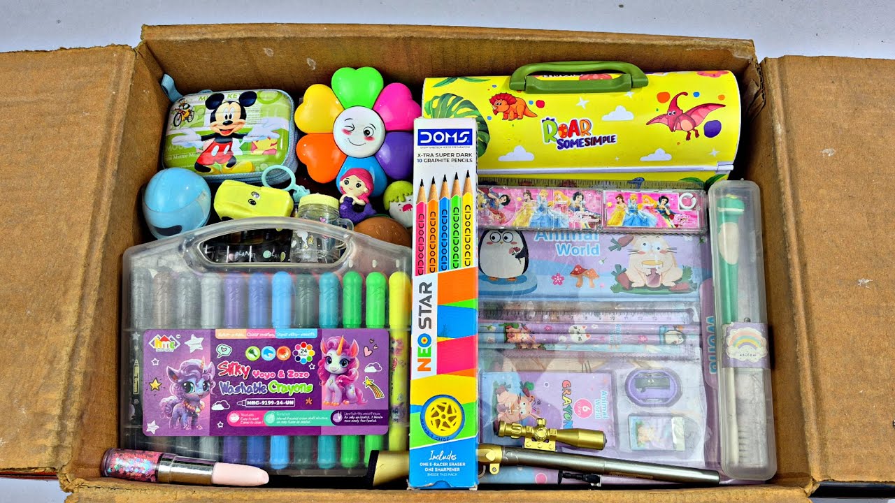 Unboxing Showing Best Stationery📚, Pencil Pouch, Notebook, Sharpener, Bottle, Key Chain, Pen, Eraser