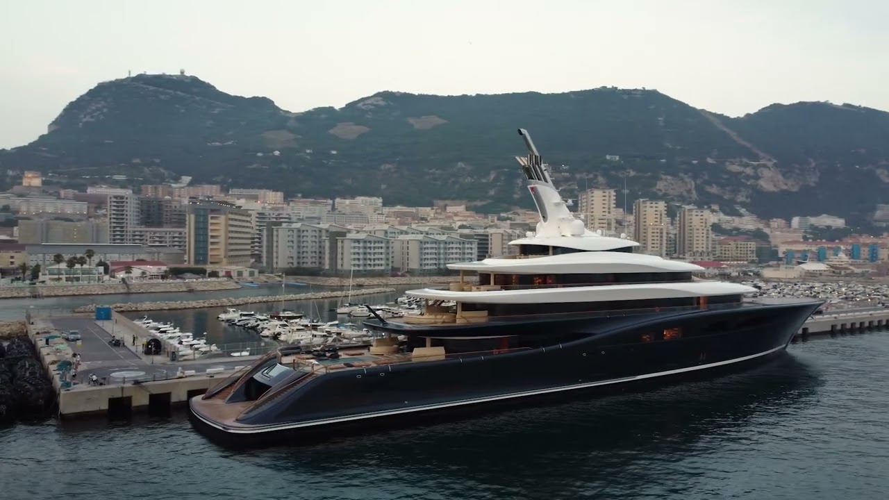 Yacht Breakthrough