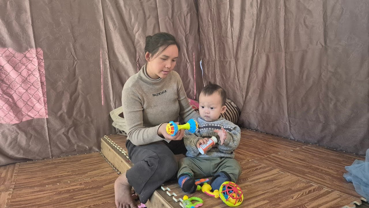 Мать-одиночка Ли Тхи Хоа утеплила свой дом листами гофрированного железа и тканью.