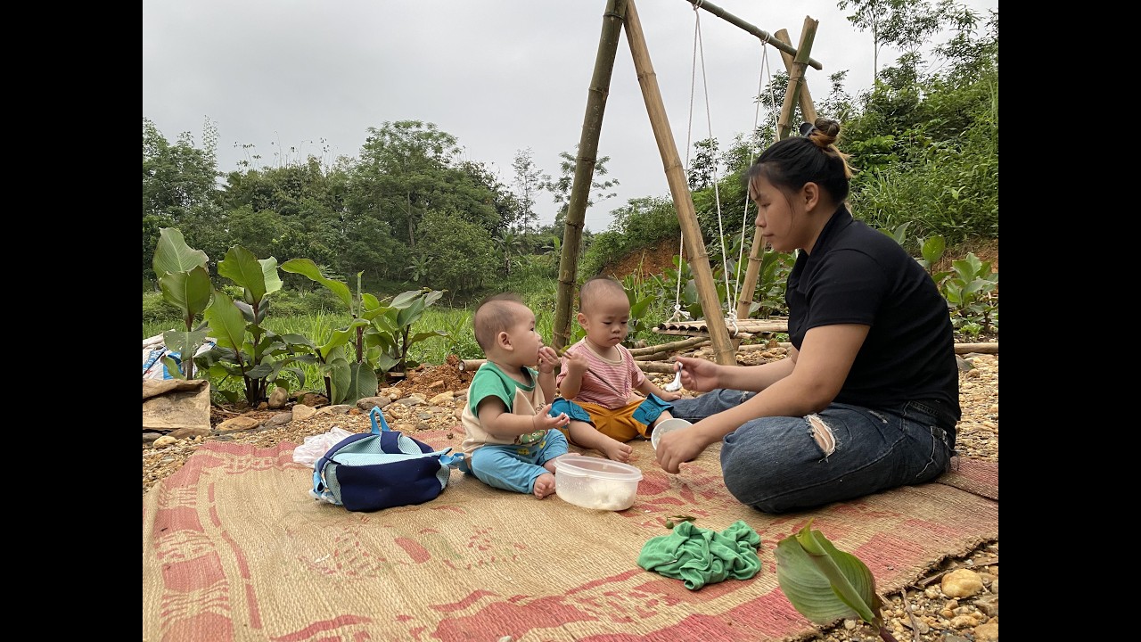A single mother selling agricultural products/traditional food in a rural area.