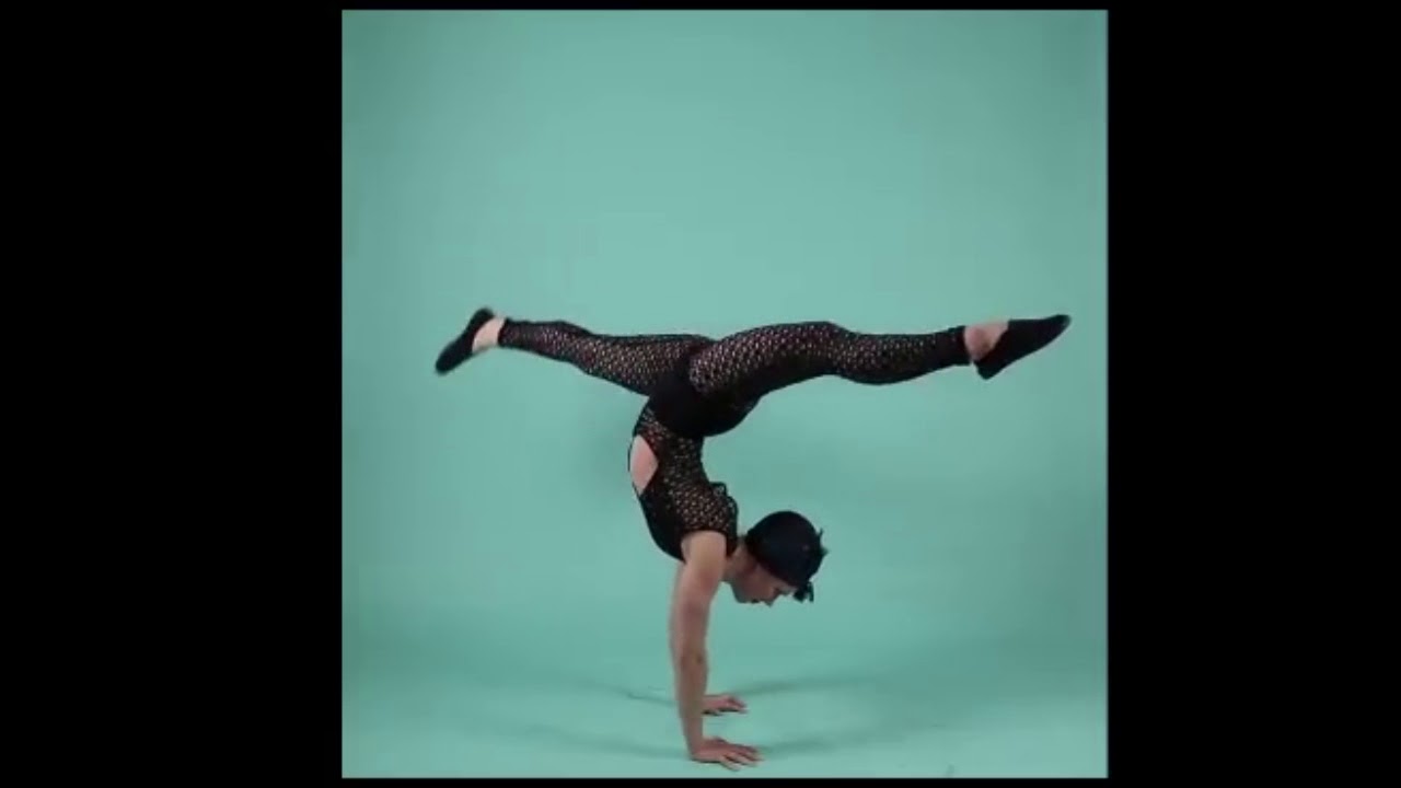 Sparkling Contortionist Ramona Reinvall! - Based in London