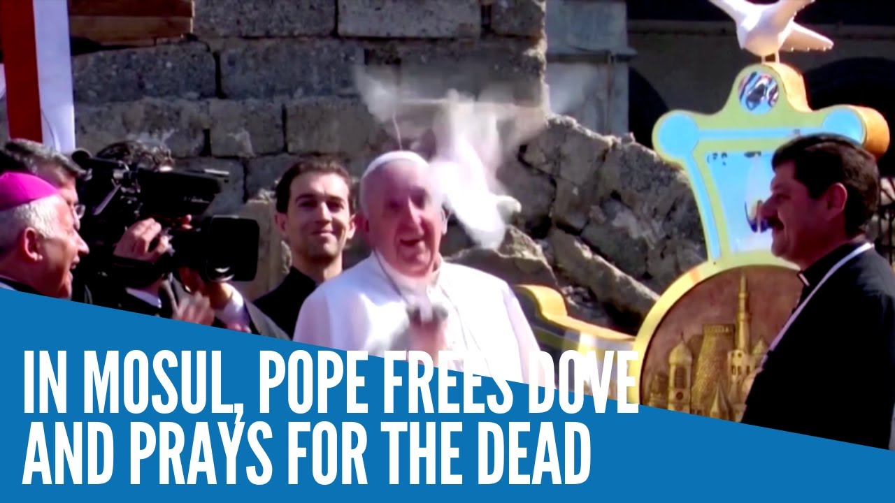 In Mosul, Pope Francis espouses peace, prays for the departed