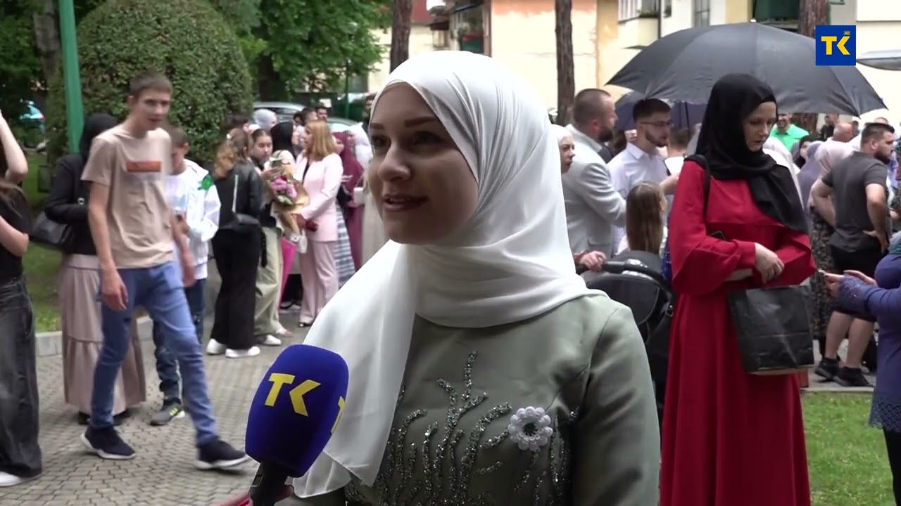 Šetnja maturanata 348. generacije učenika Behram-begove medrese Tuzla