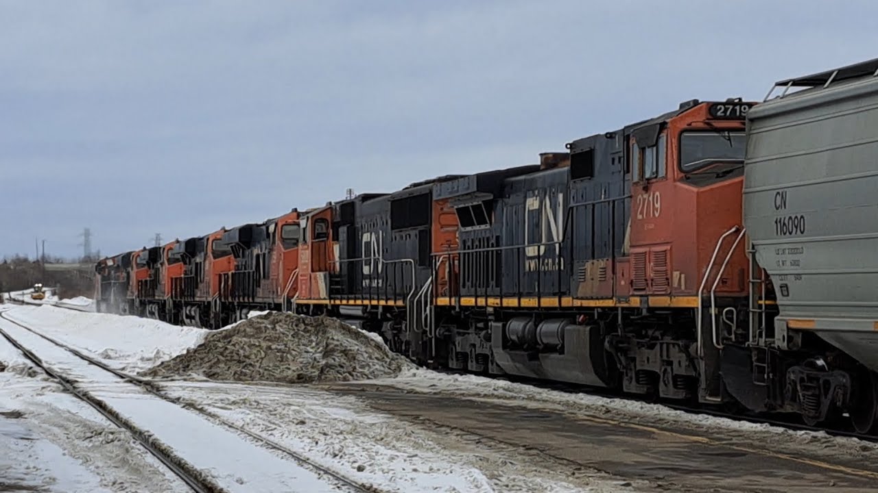 MASSIVE 7 Engine Grain Train Struggles To Pick Up Speed!