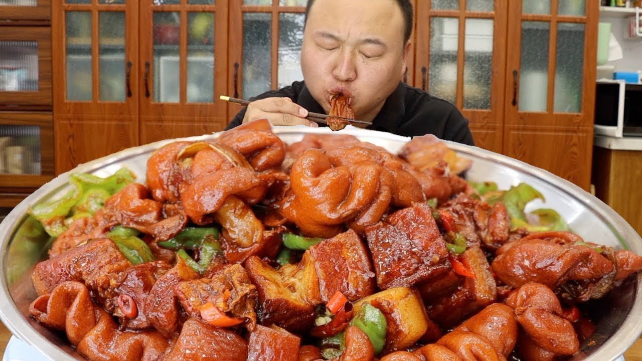 Home braised pork sausage, pork belly, so fragrant, it’s more than addictive to eat