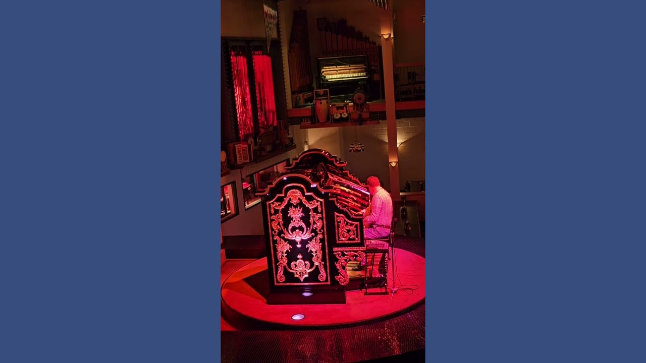 Brett Valliant playing at Organ Stop Pizza April 2, 2024