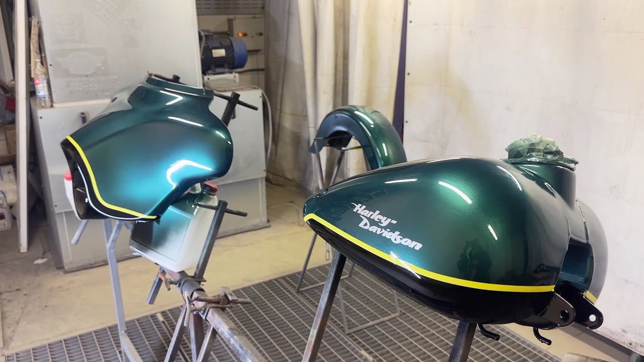 Painting HD Street glide in Aston Martin F1/DBX Racing green colors