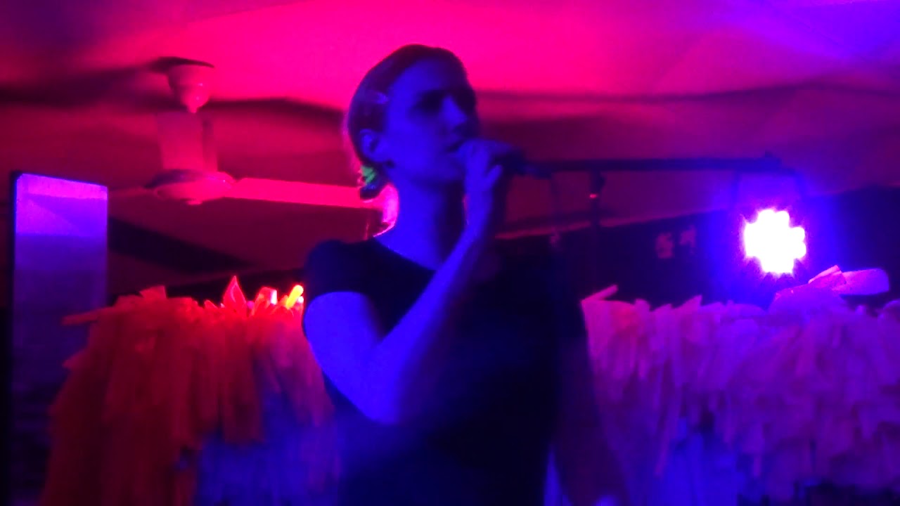 Molly Nilsson - Live Performance Brisbane