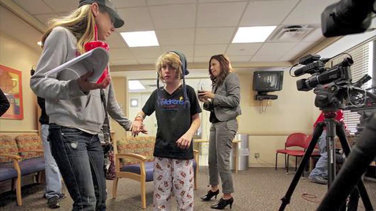 Girl trapped under elevator sues Oklahoma City Public Schools (2013-04-30)