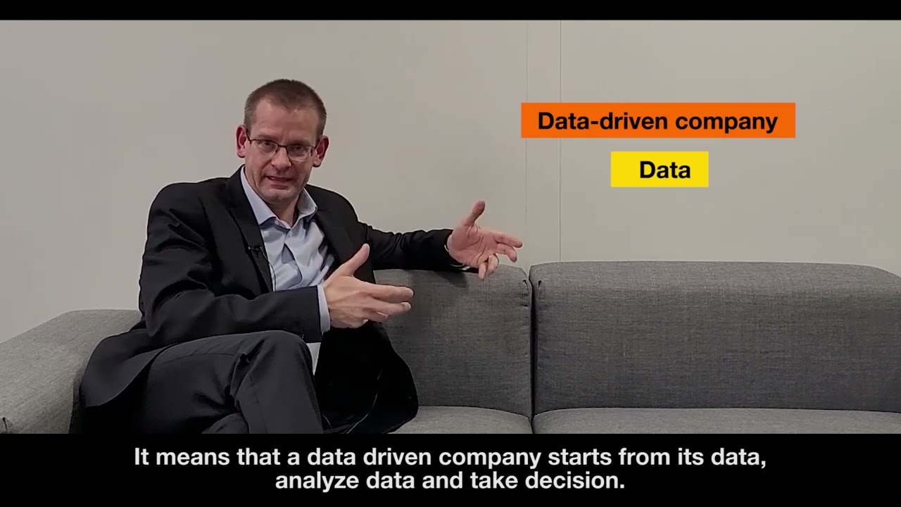 Data Driven vs Data Centric company
