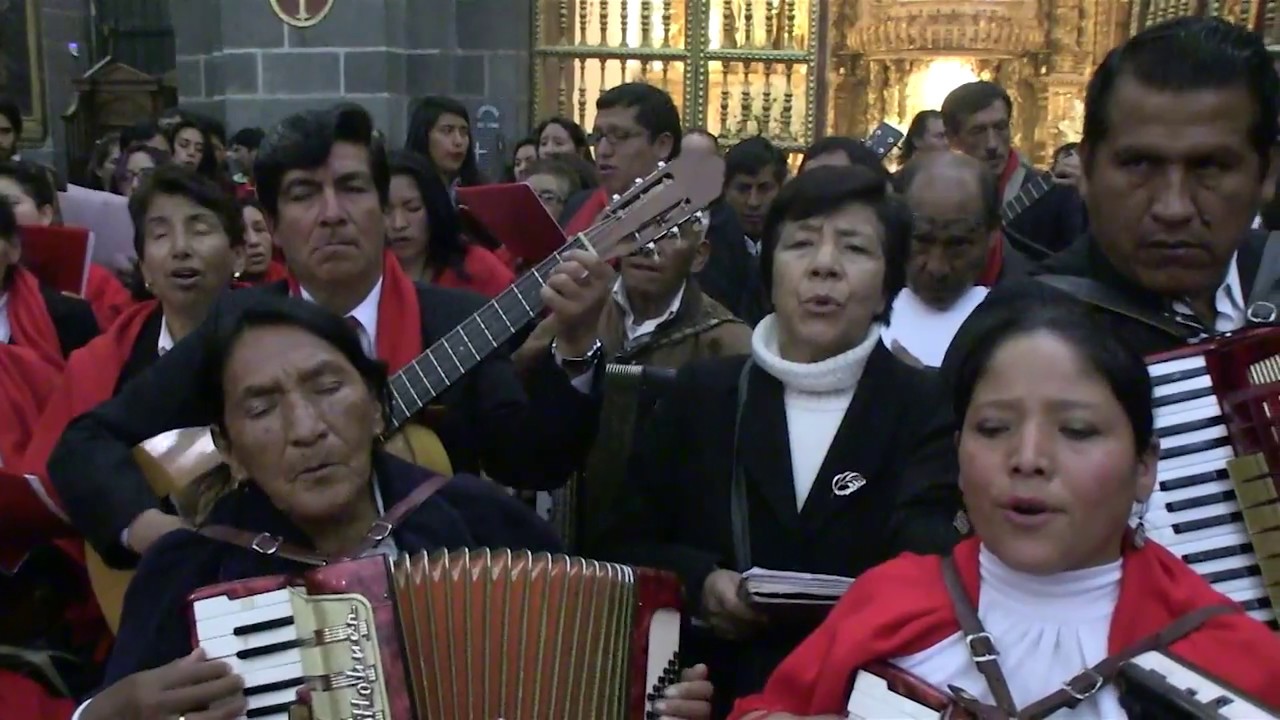 Chayña del Cusco cantando al Sr de Los Temblores.