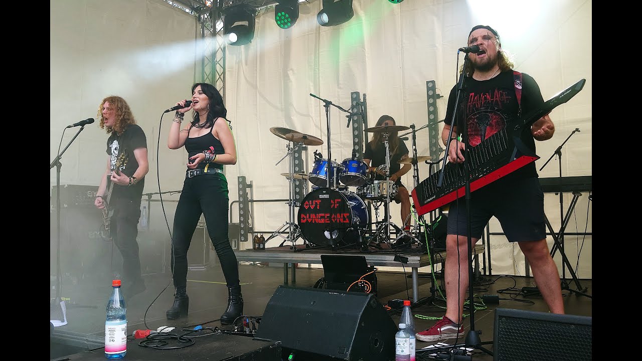OUT OF DUNGEONS - Kinder bleiben (live beim Bergfunk Open Air)