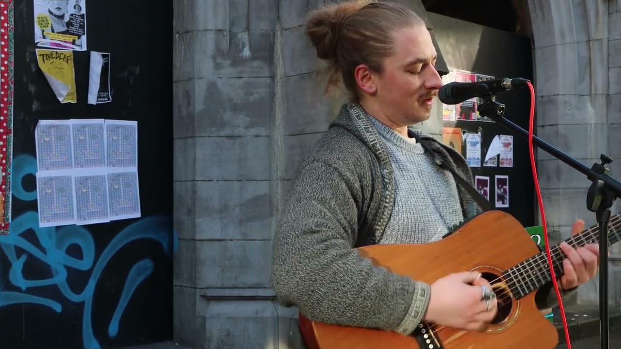 Alberto Pysa Music live Cover of Classic Irish song Grace from Molly's Dublin Ireland /The Dubliners