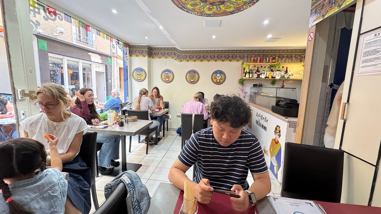 Short visit to Tibetan Restaurant😋 in Évian-les-Bains, in France 🇫🇷 from Switzerland 🇨🇭 