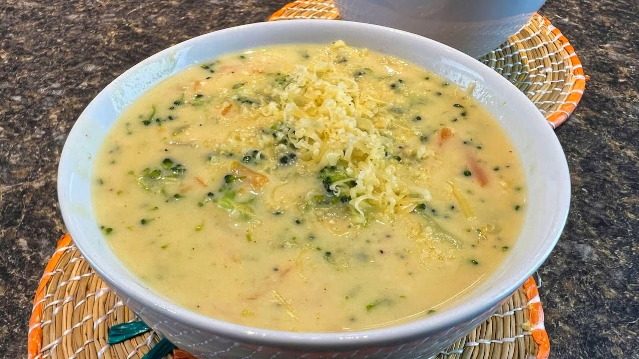 Sopa de Brocoli con Queso Cheddar
