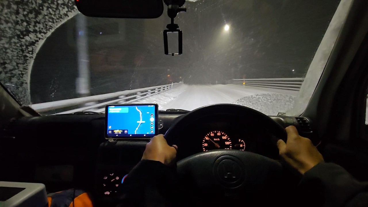 道路が封鎖された大雪の夜に鳥取県の片隅で難民になりかけながら料理を楽しむ車中泊