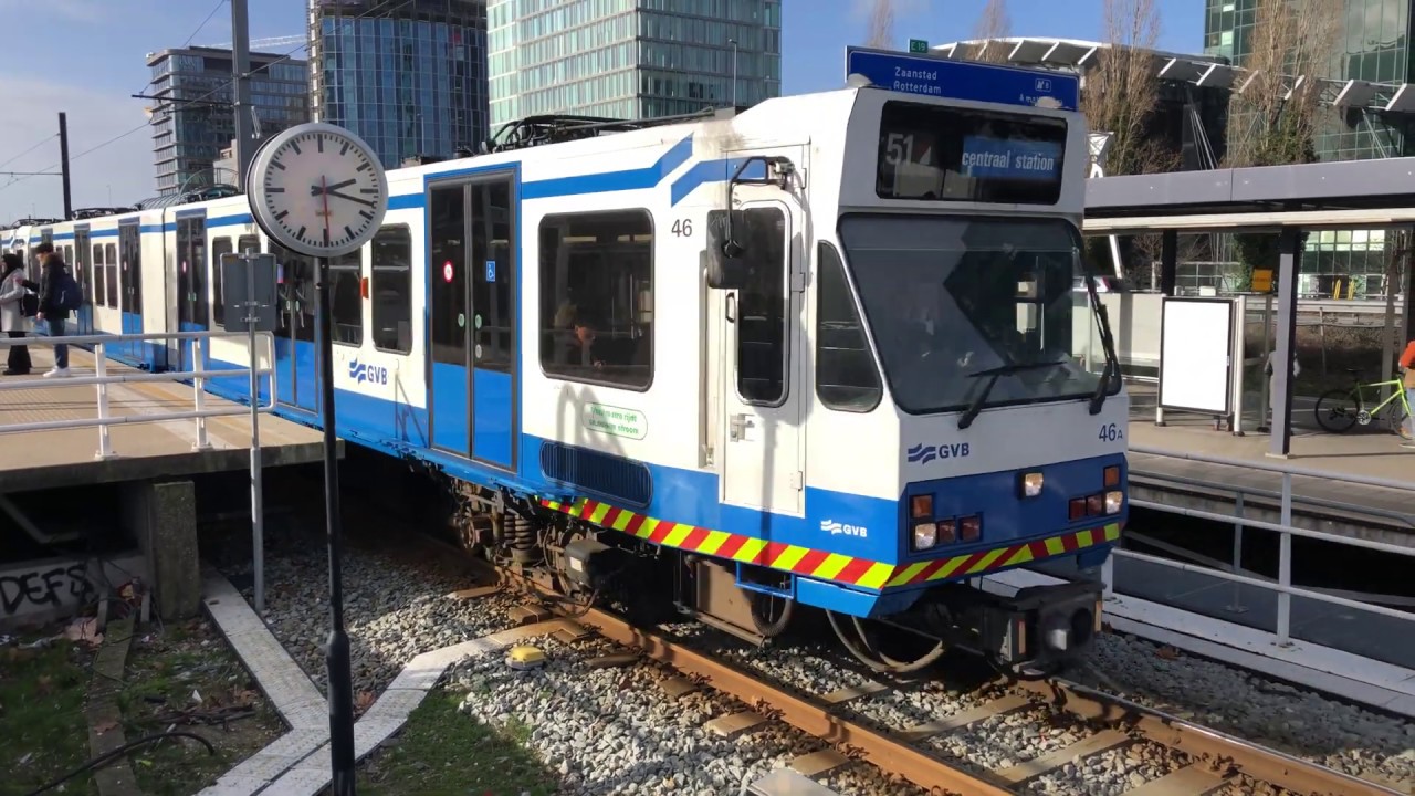 4K | Metro 51 vertrekt uit Station Amsterdam Zuid