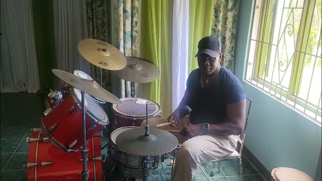 Play Drums the Eazy way.  Play di Rhythm