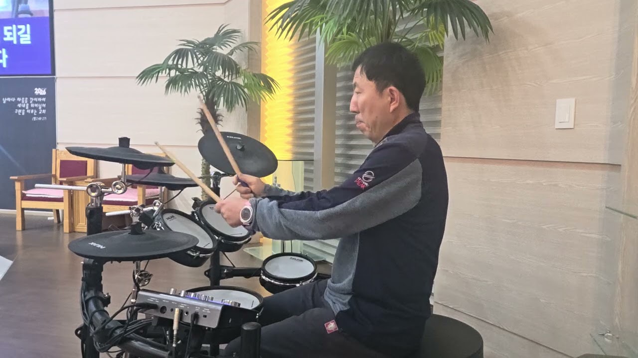 1. 하나님은 너를 지키시는 자 2. 원하고 바라고 기도합니다3. 예수, 늘 함께 하시네4. 위대하고 강하신 주님5. 해뜨는데 부터