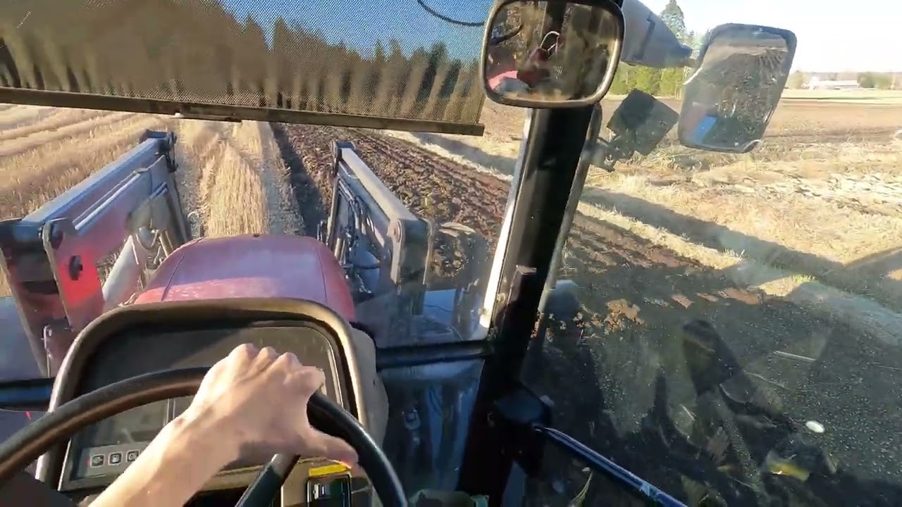 Kevään ekat kynnöt! 8.5 /Case ih MXM 155