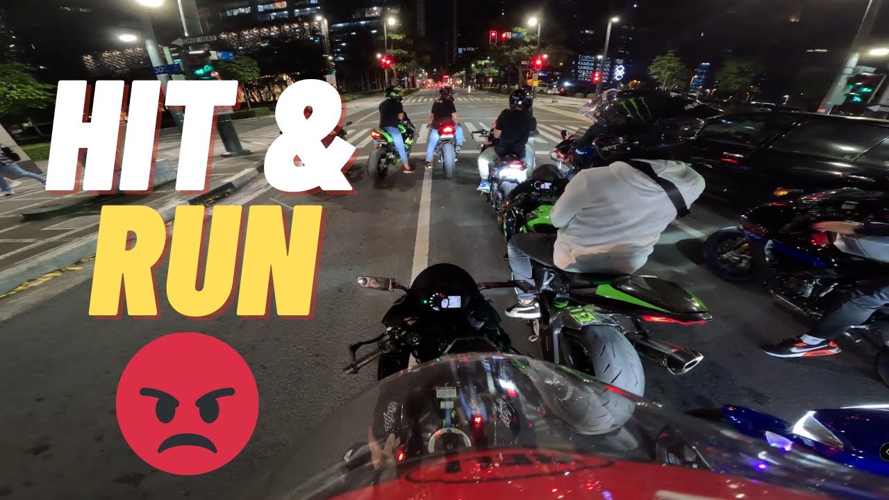 Yamaha R1M hit the taxi from behind (Accident happens!)